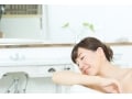 お風呂に毎日入る人は、幸福を感じやすい