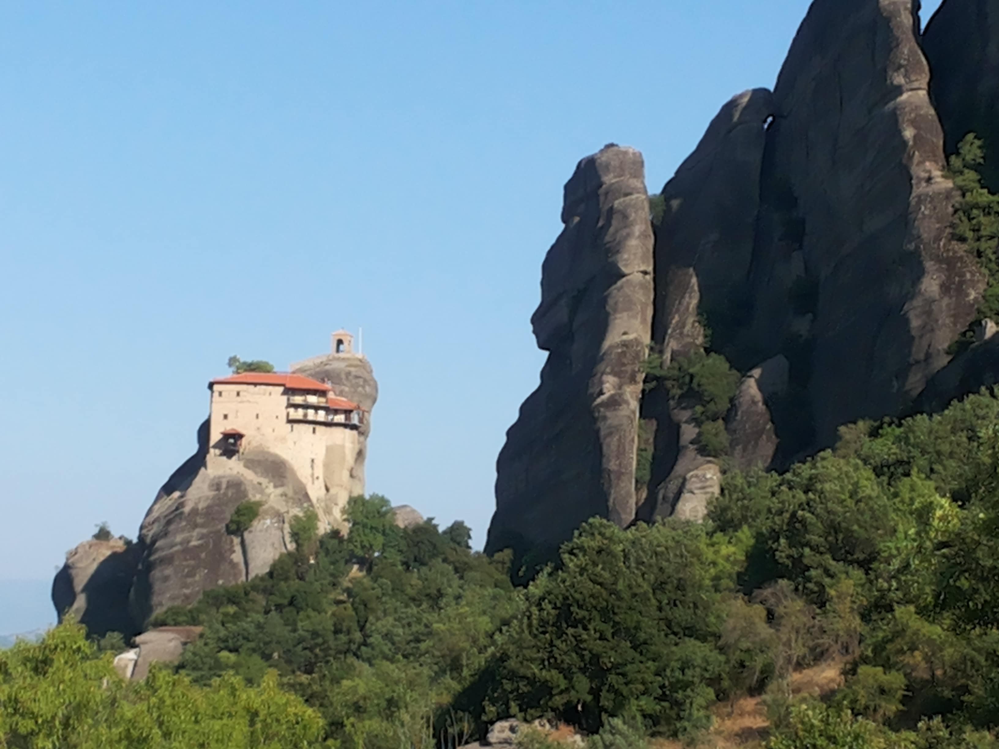 絶景！奇岩の頂上に建つ修道院群、中空の聖地メテオラ [ギリシャ] All