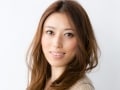 素髪ウェーブが色っぽい大人のロングヘアスタイル