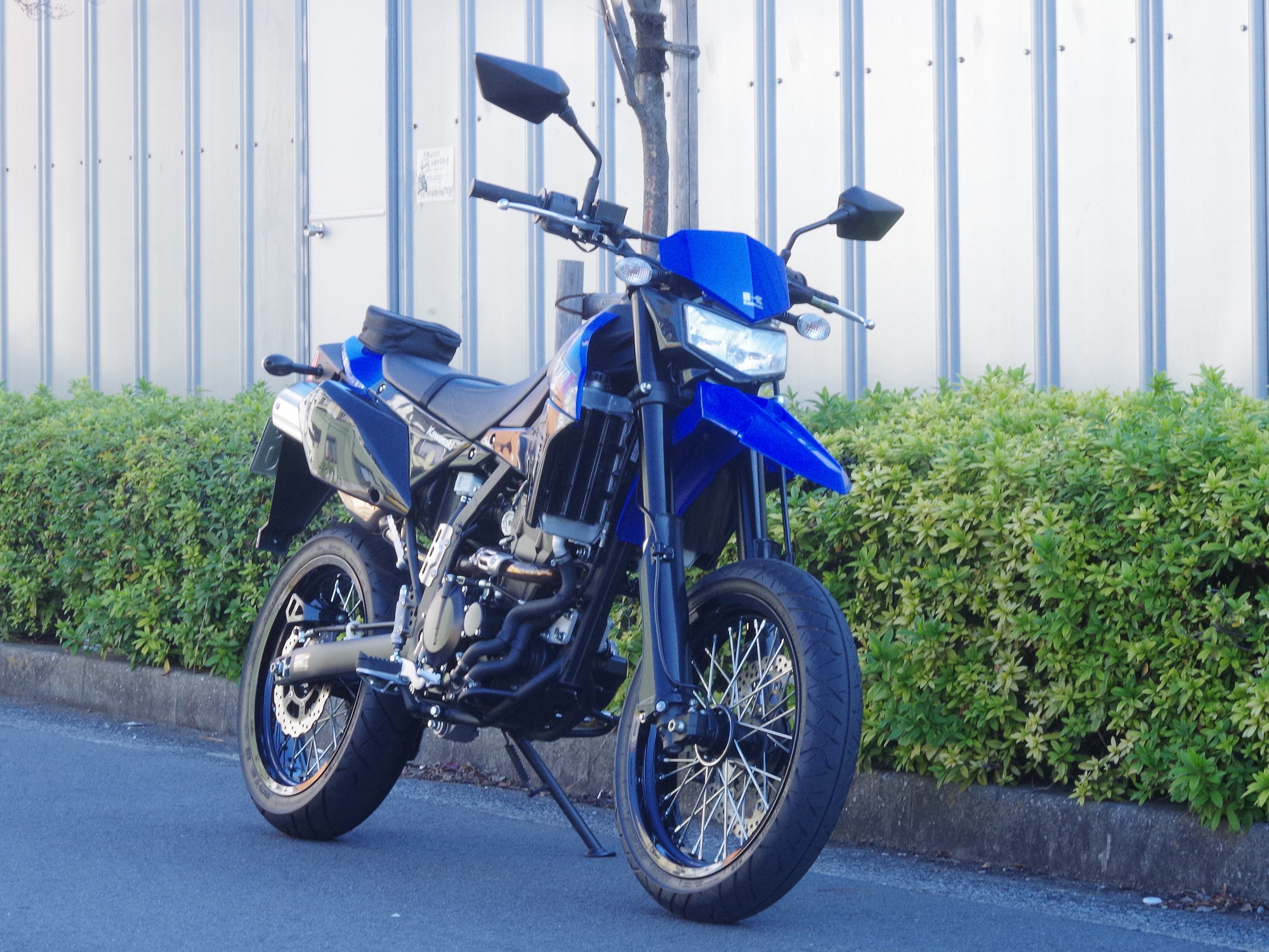 変幻自在の乗り心地♪ カワサキ・DトラッカーX試乗 [Kawasaki（カワサキ バイク）] All About