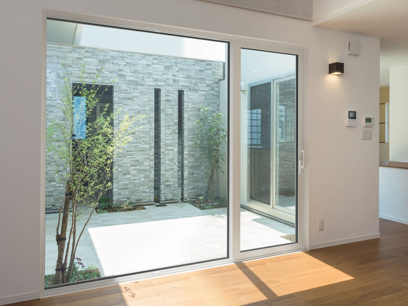 大きくても開閉が軽く高断熱の窓／2016.02 新商品 [窓・サッシ・玄関