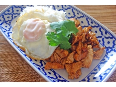 鶏肉のにんにく炒め……タイの食堂ごはんレシピ！