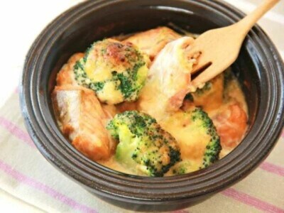 トースターで簡単！ 鮭とブロッコリーの味噌マヨココットレシピ