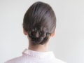 三つ編みシニヨンのやり方！髪を巻かない簡単ヘアアレンジ
