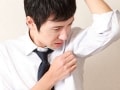 体臭が発生するメカニズムとは？ 改善すべき生活習慣