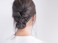 セルフで簡単、結婚式の2次会ヘアアレンジ……急なお呼ばれに！