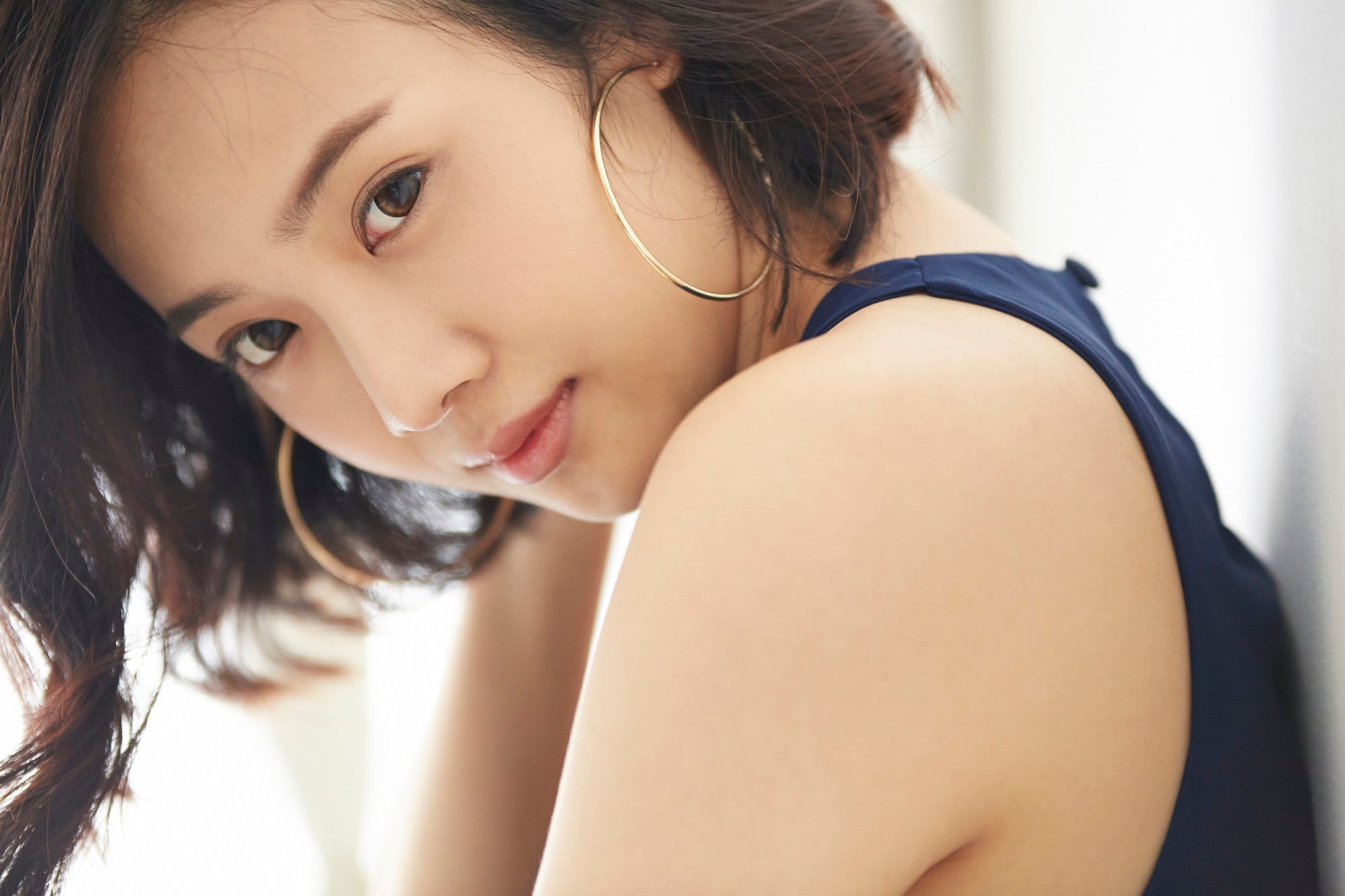 主婦スリップ姿画像 妻の色気とは？旦那を惚れさせるセクシーで魅力的な妻になる方法 [夫婦関係] All About