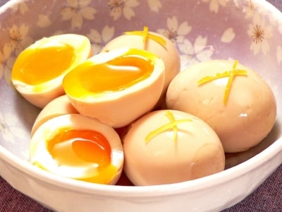 ゆで卵のからむきのコツ！5つの方法で殻が剥きやすいかどうか実験