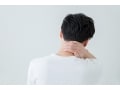 女性に多い「うなじ首こり」の症状・原因・チェック法