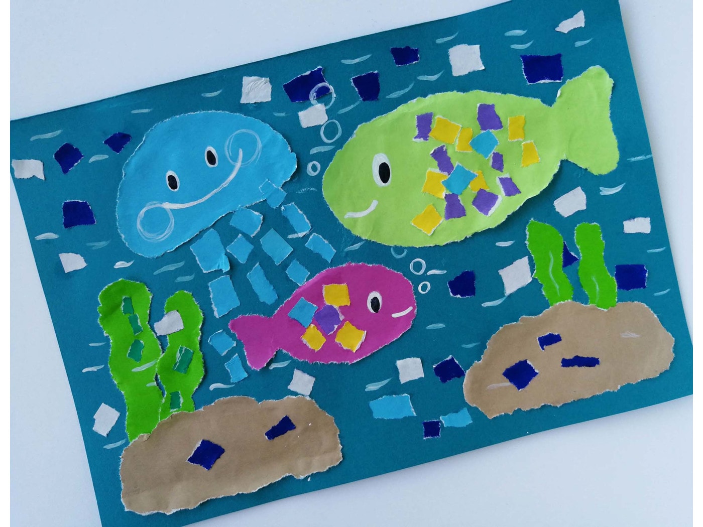 ちぎり絵の作り方!折り紙を使って夏休みの思い出を絵にしよう ちぎり絵の作り方!折り紙を使って夏休みの思い出を絵にしよう