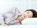 「正しい寝姿勢」はどれ？意外と知らない眠り方と寝相