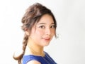 三つ編みアレンジで女っぷりアップ！大人のひとつ結び