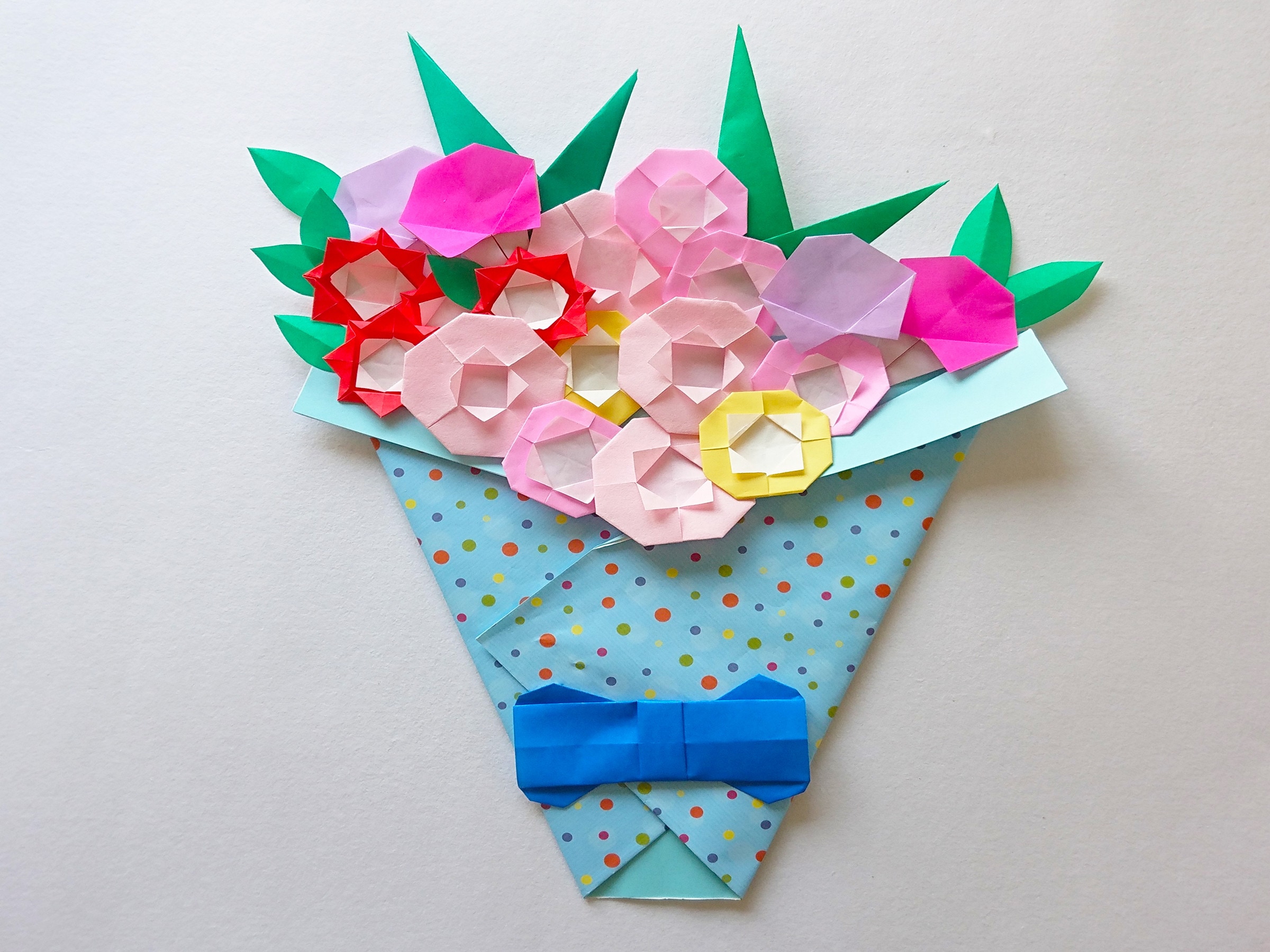 折り紙で花束をプレゼント！敬老の日にもおすすめの簡単な折り方 [工作