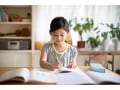 宿題やる気がない子へむしろ逆効果！ 親の4大NG言動