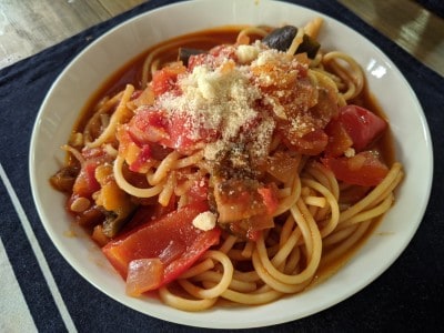 応用がいろいろ効く太麺！