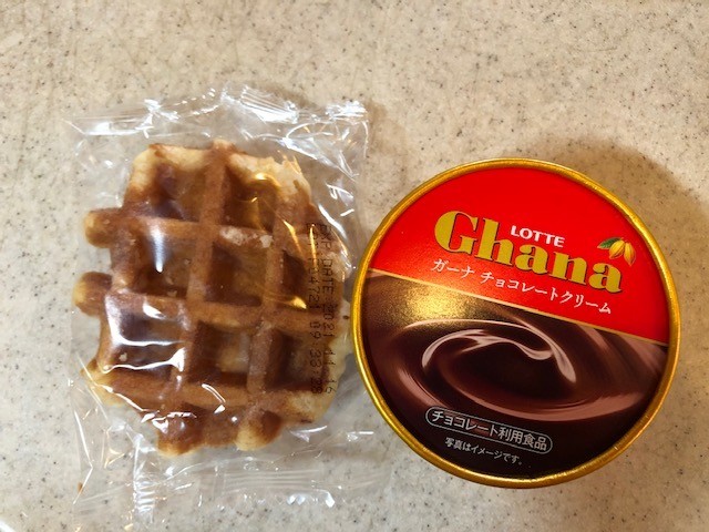 業務スーパー「ベルギーワッフル」は値段が1個約47円だけどまずい？実