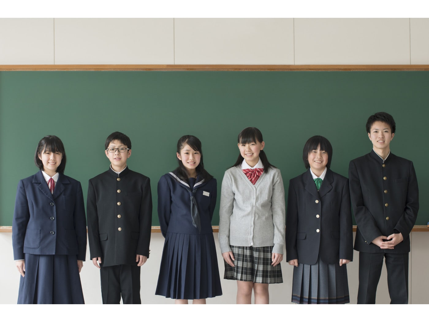 制服（学校のものではない） 学生服リユース》【新入荷】桜丘高校 制服デザイン変更後の物 が