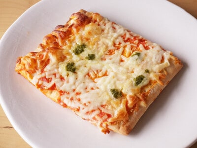 シャトレーゼ「糖質86％カットのピザ　マルゲリータ」
