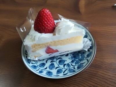 シャトレーゼのショートケーキ「スペシャル苺ショート」