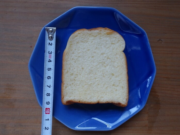小ぶりなサイズの食パンです。