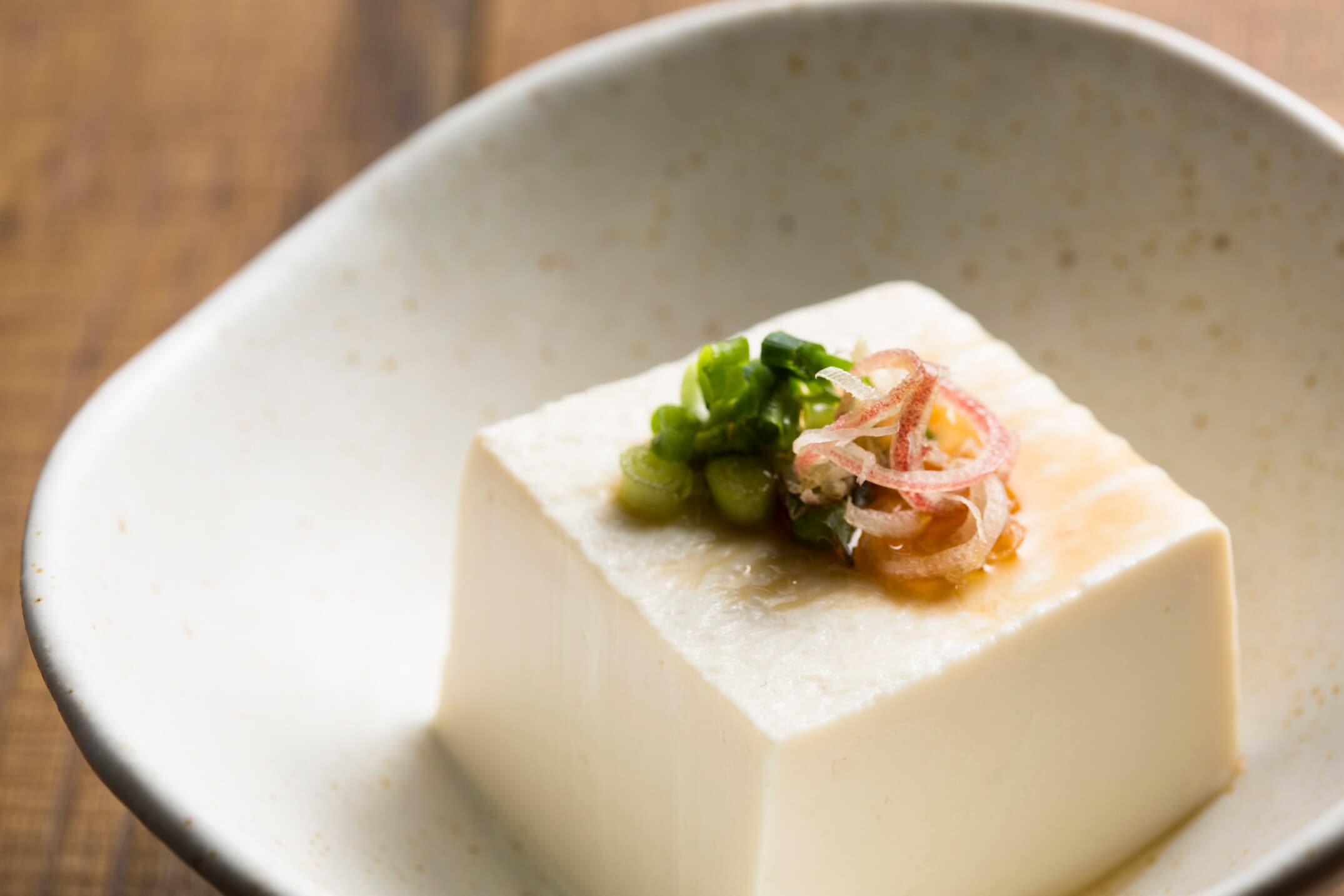 賞味期限切れの豆腐はいつまで食べられる？目安の日数や注意点を解説 [みんなの投稿レシピ] All About