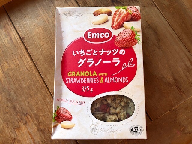 業務スーパーの「いちごとナッツのグラノーラ」