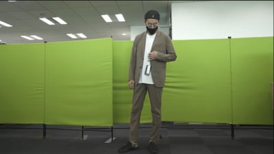 182cmのかずひさんがベージュのLサイズを着用