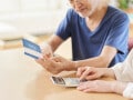 特別支給の老齢厚生年金を配偶者がもらい始めたら、夫の加給年金額は支給停止ですか？