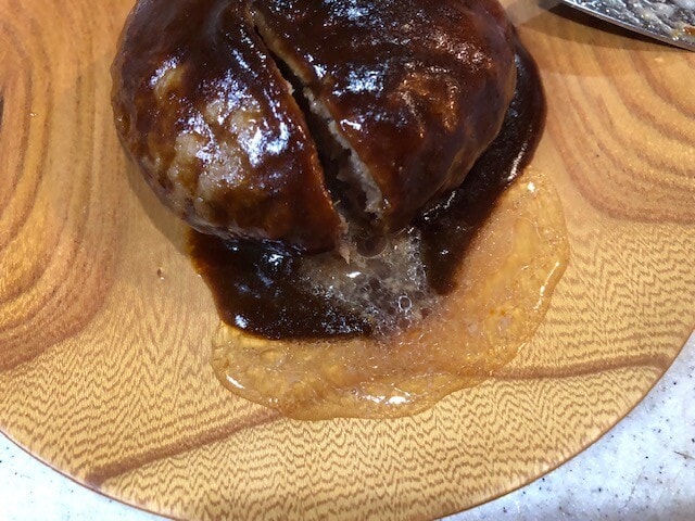 肉汁がすごすぎる！