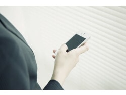 発送は通知にしてお知らせしますマン メルカリ発送したら何かメッセージ送るべきですか？発送通知はしました