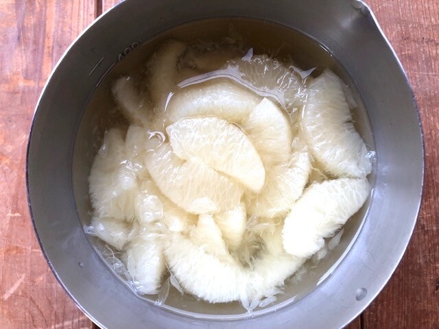 カルディの缶詰「サンスクイーズ　グレープフルーツ」はさっぱりとした甘味
