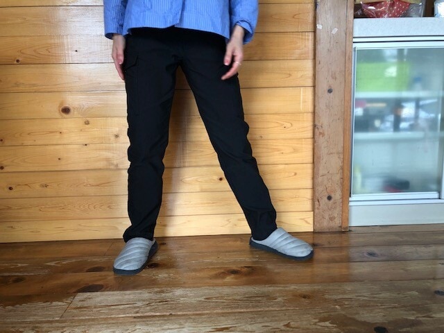 ワークマンの「レディースジョブラックパンツ」は発色と足のフィット感が良い