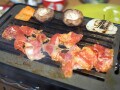 おうち焼肉やキャンプにも！ 卓上炉ばた機器「炙りや」の専用グリルプレートが超優秀