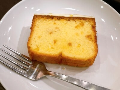 スタバの「レモンとクリームチーズのパウンドケーキ」