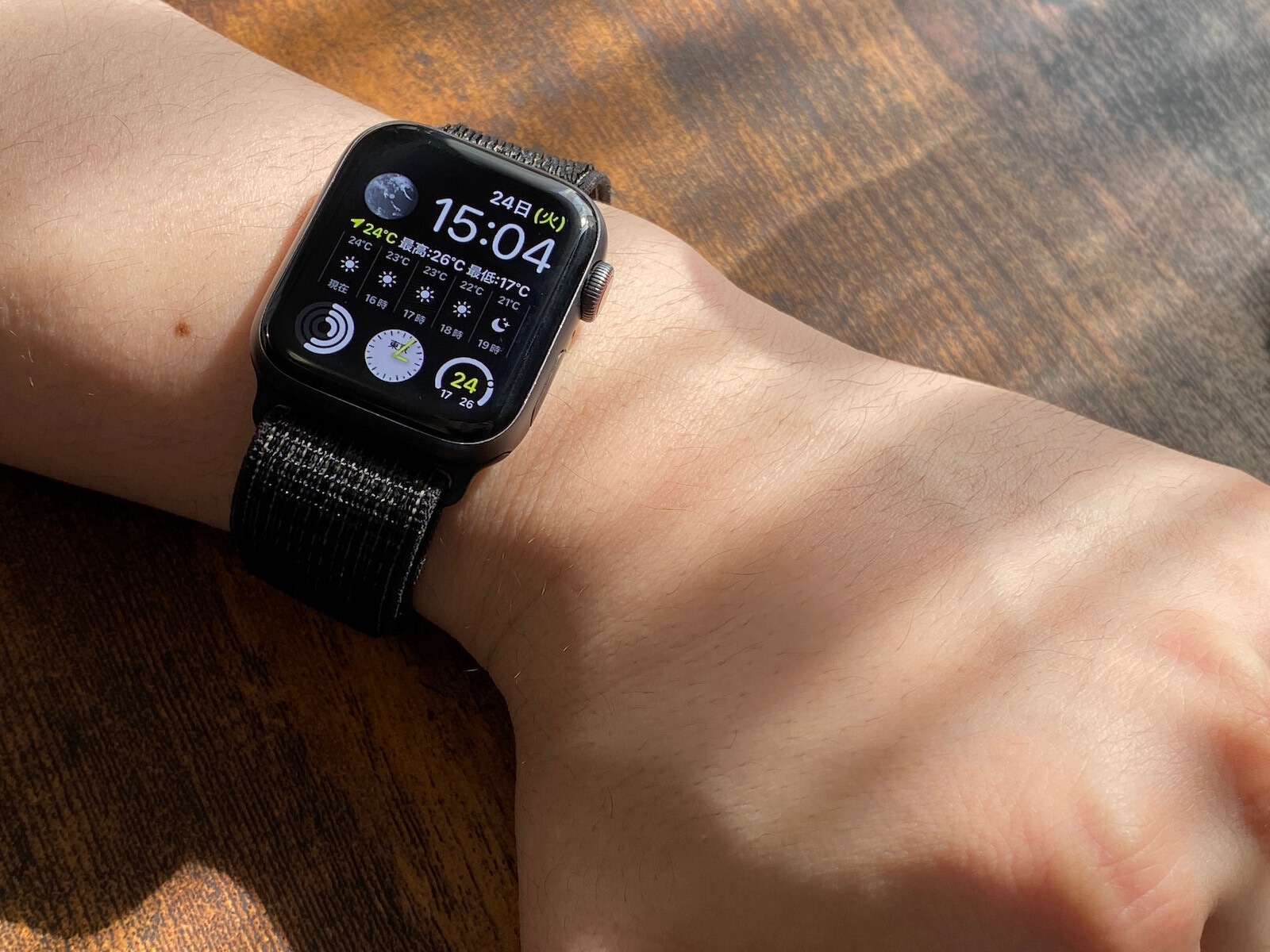 Apple Watchでできること【時計機能編】Siriを併用した便利な使い方も 