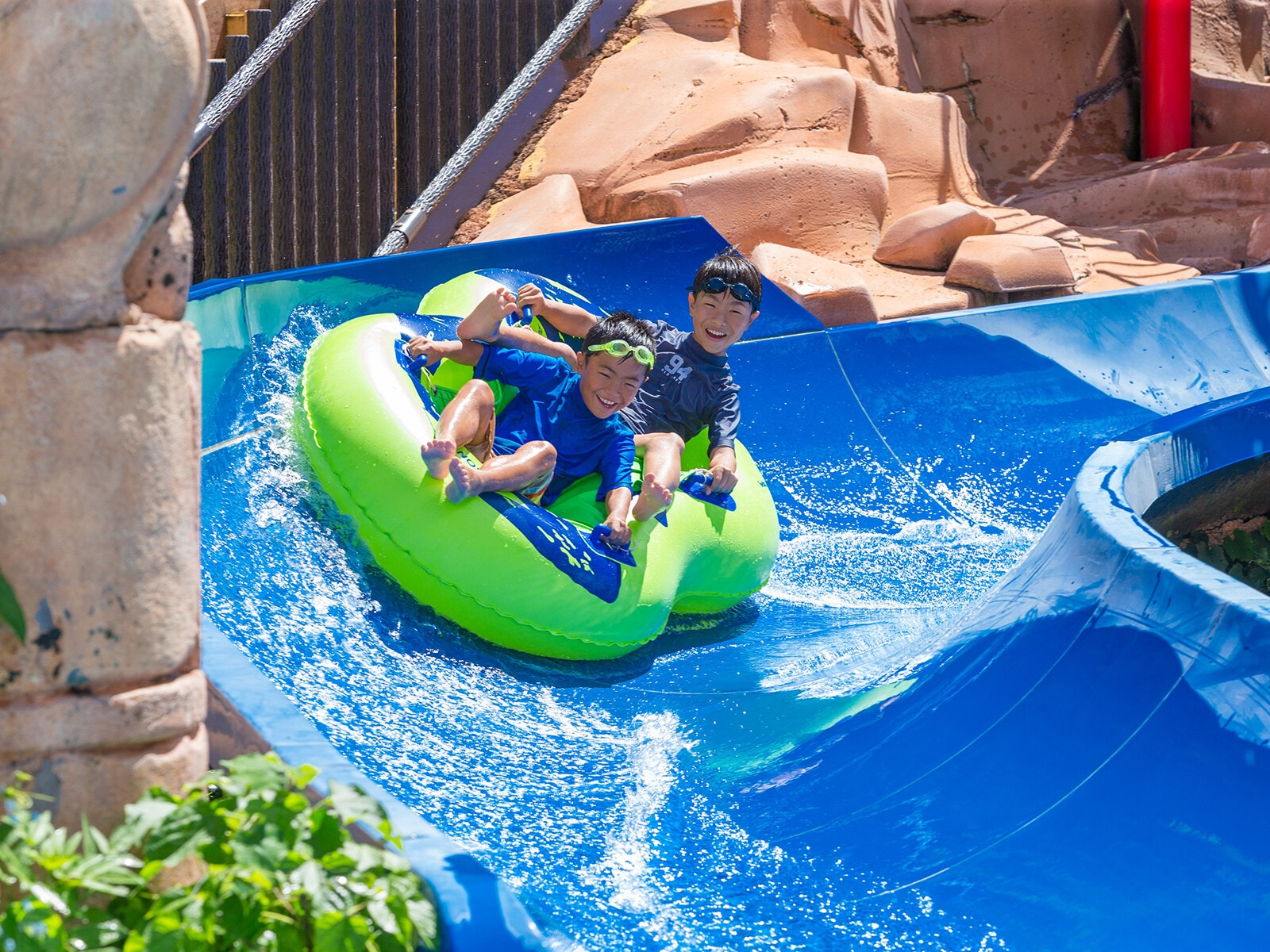 2023年】東海で人気のプールおすすめ5選！ ナガシマスパーランドや  