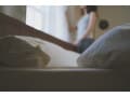 夫の「不倫現場」を目撃した私のその後…ダブルベッドを捨ててシングルベッドにした理由