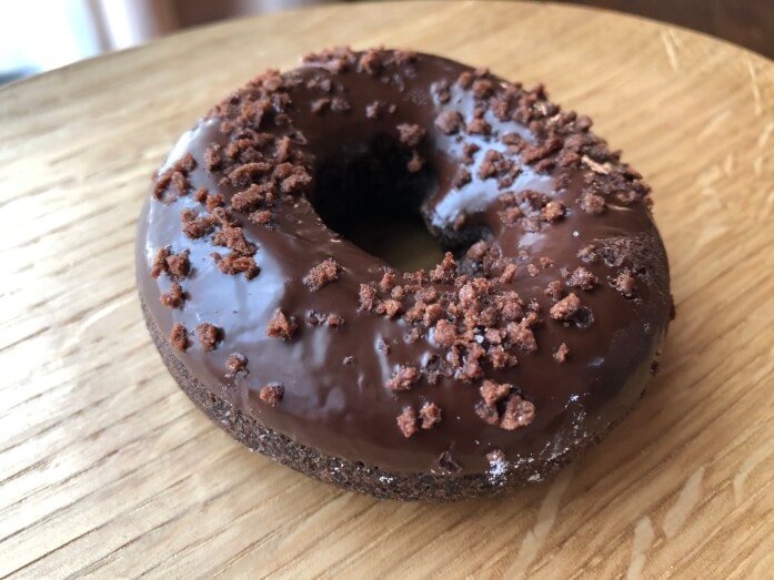 ミスドの「ダブルチョコレート」はチョコクランチがサクサク
