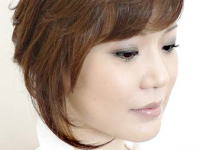 チークじゃ物足りない！もっと小顔メイク