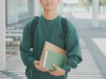 「勤勉学生」VS.「サークルに明け暮れた学生」、就活で強いのは？ “親切で優しい”日本の新卒採用