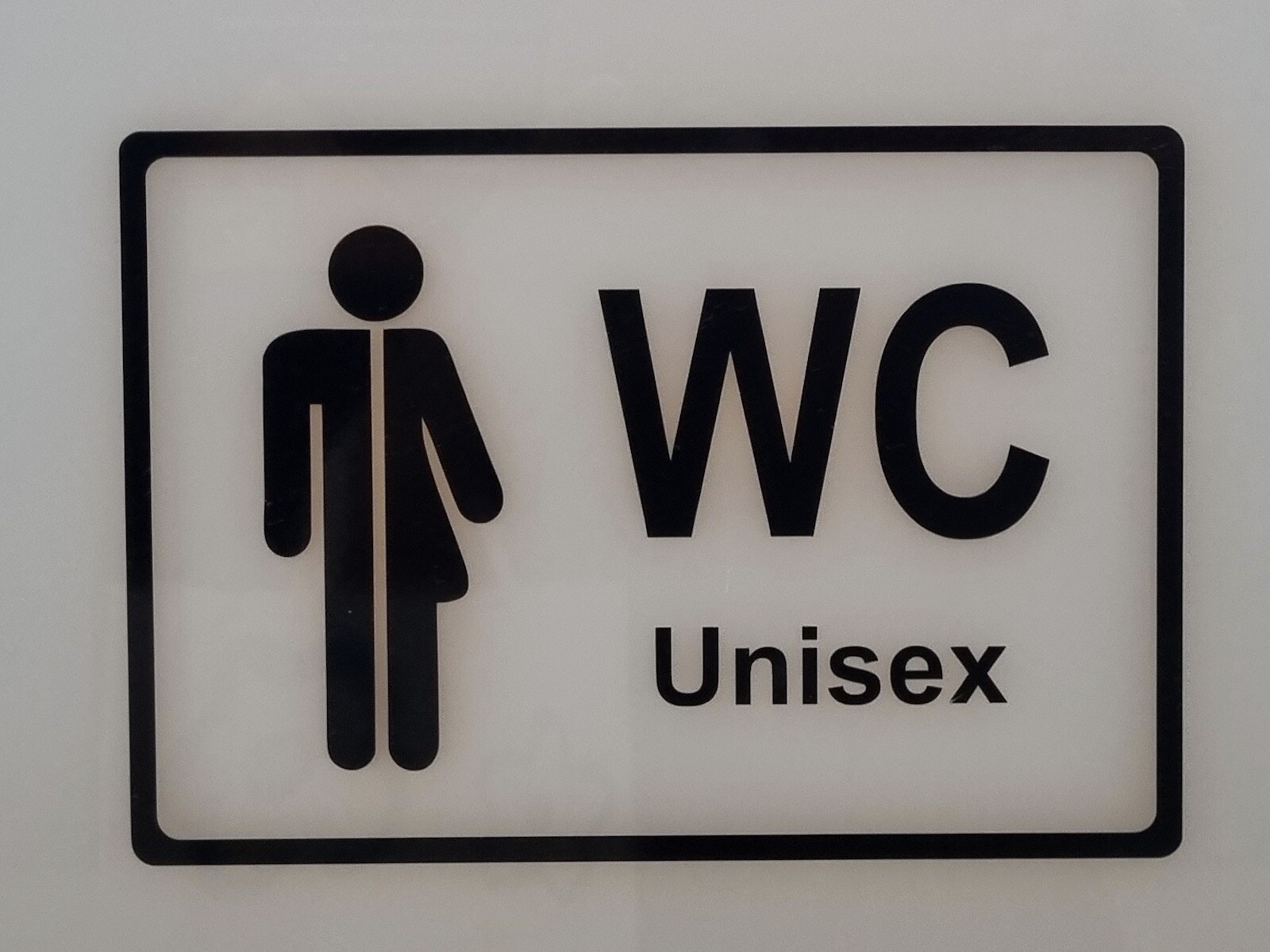 日本と違う「フィンランドのトイレ」事情！小便器の位置が高すぎる