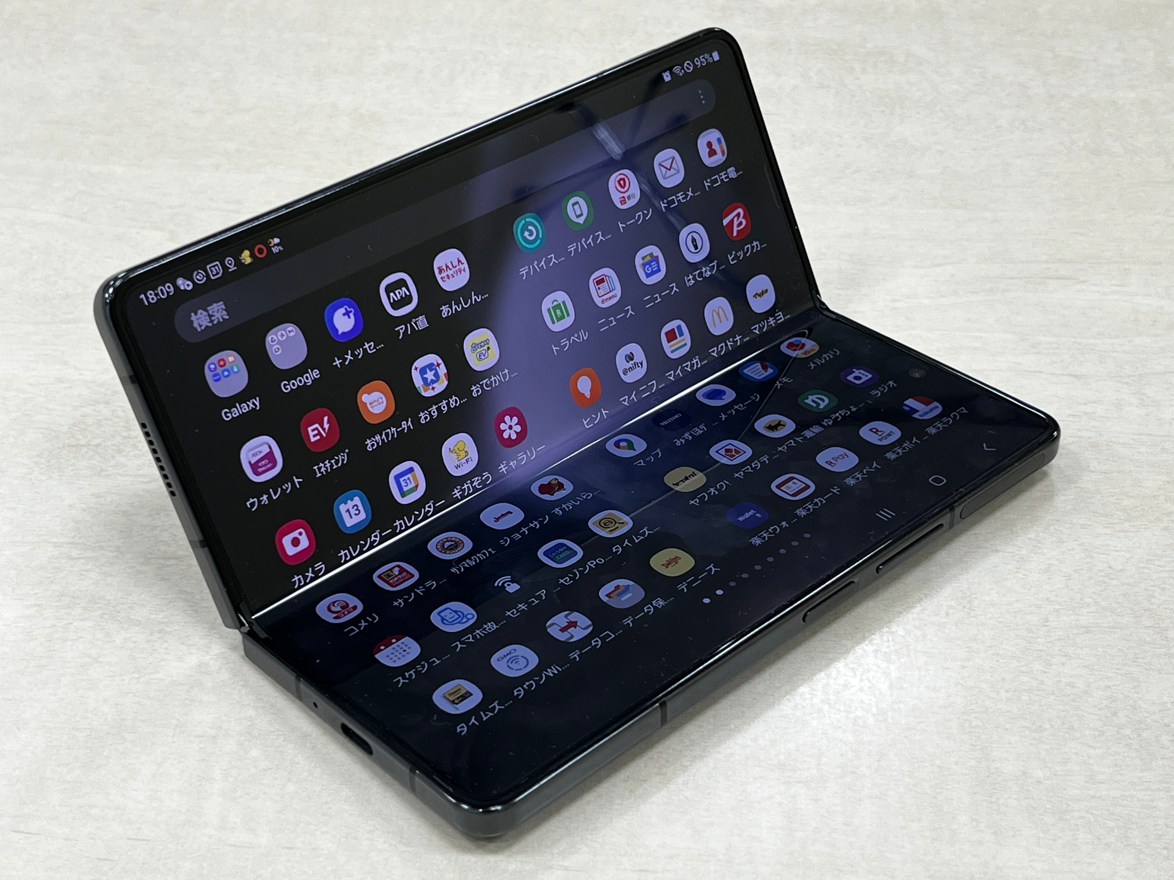 スマート折り畳み携帯 ダブルディスプレイ美品 800__01.JPG