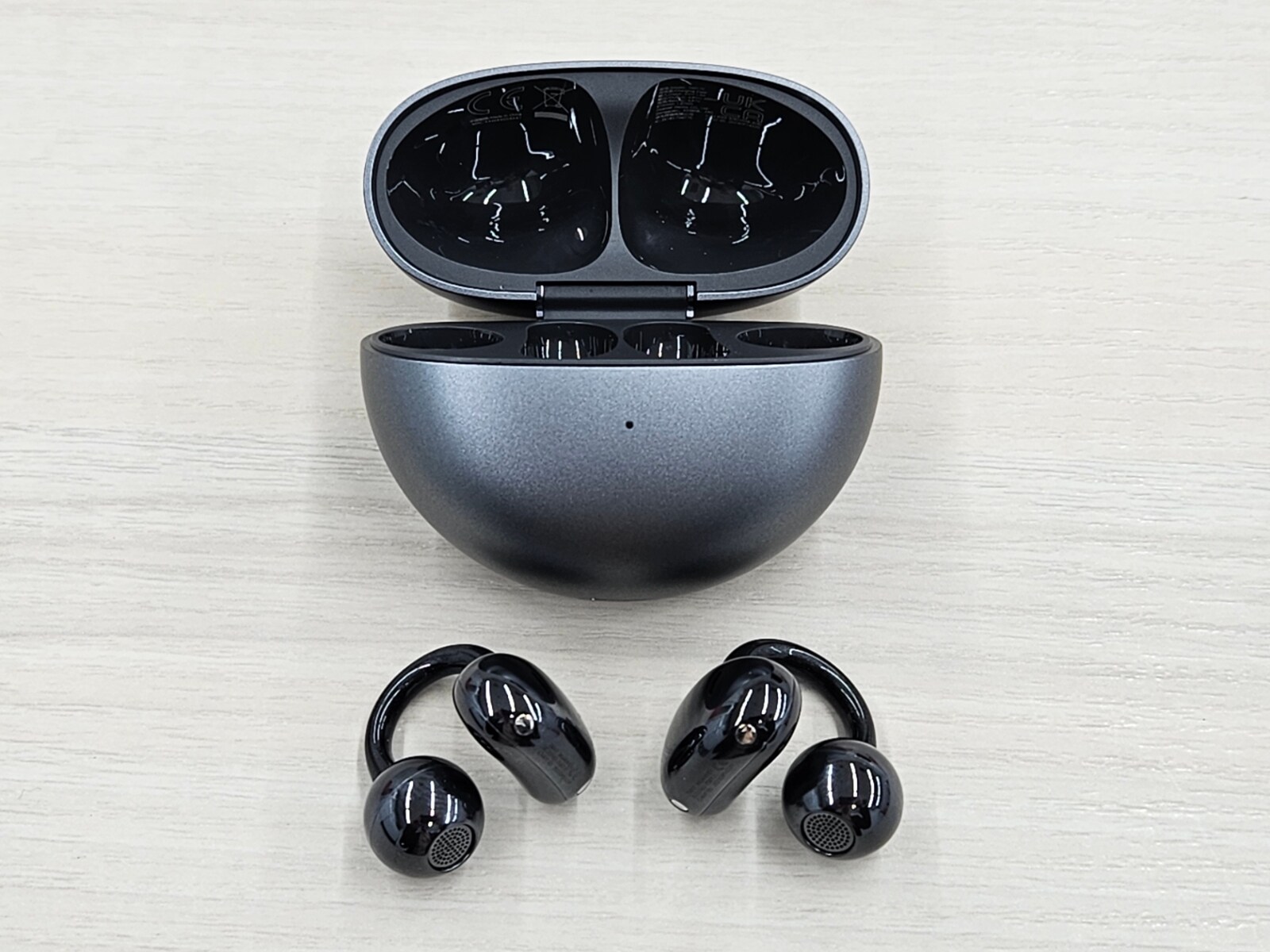 どんな耳にもフィットする! イヤーカフ型のワイヤレスイヤホン どんな耳にもフィットする! イヤーカフ型のワイヤレスイヤホン