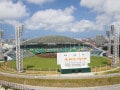 試合の日は「道路から車が消える」ほど高校野球を愛する沖縄県民。その背景に「苦難の歴史」があった