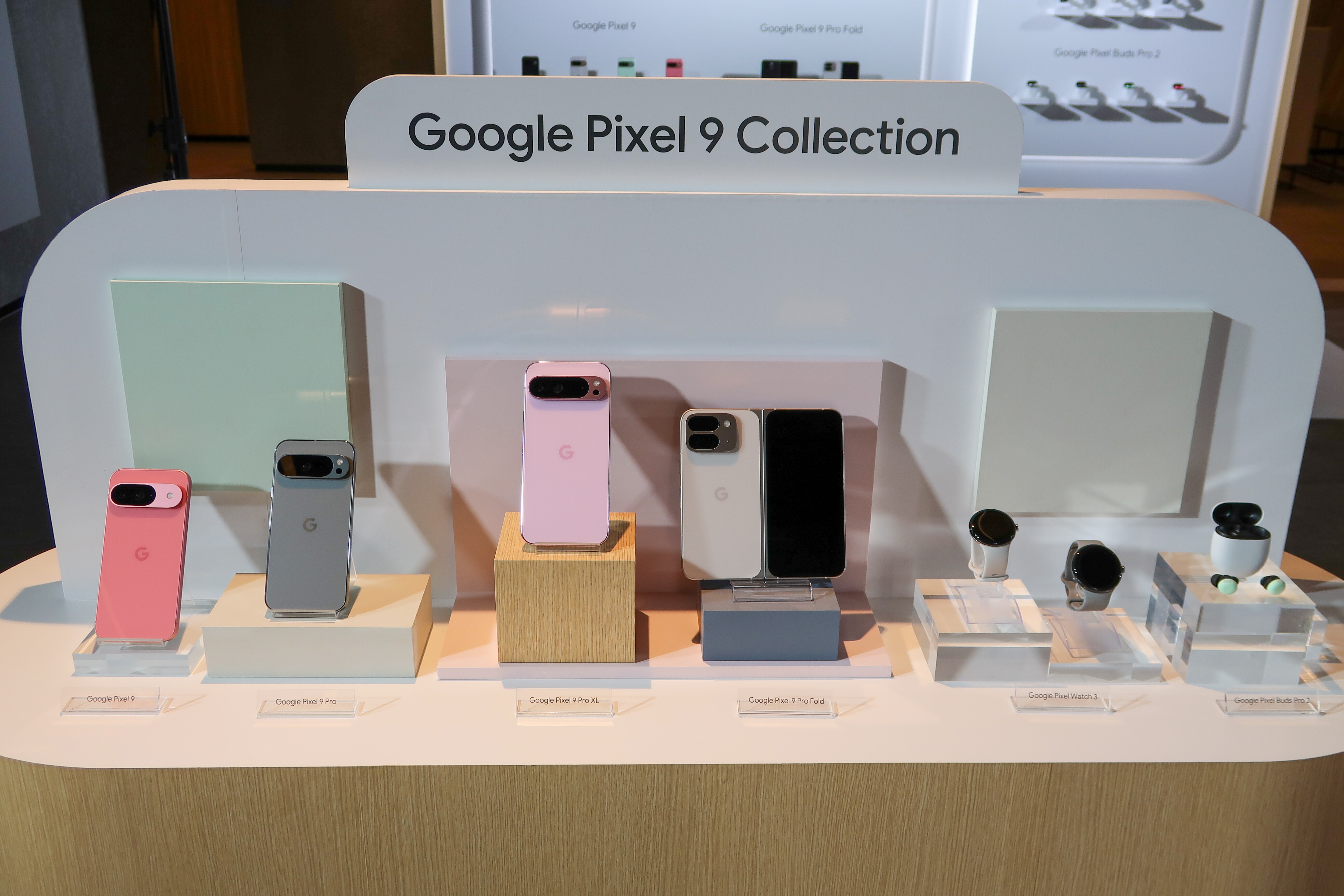 美品 大￼人気 アンドロイドAIスマホ Googleピクセル9 aアイリス
