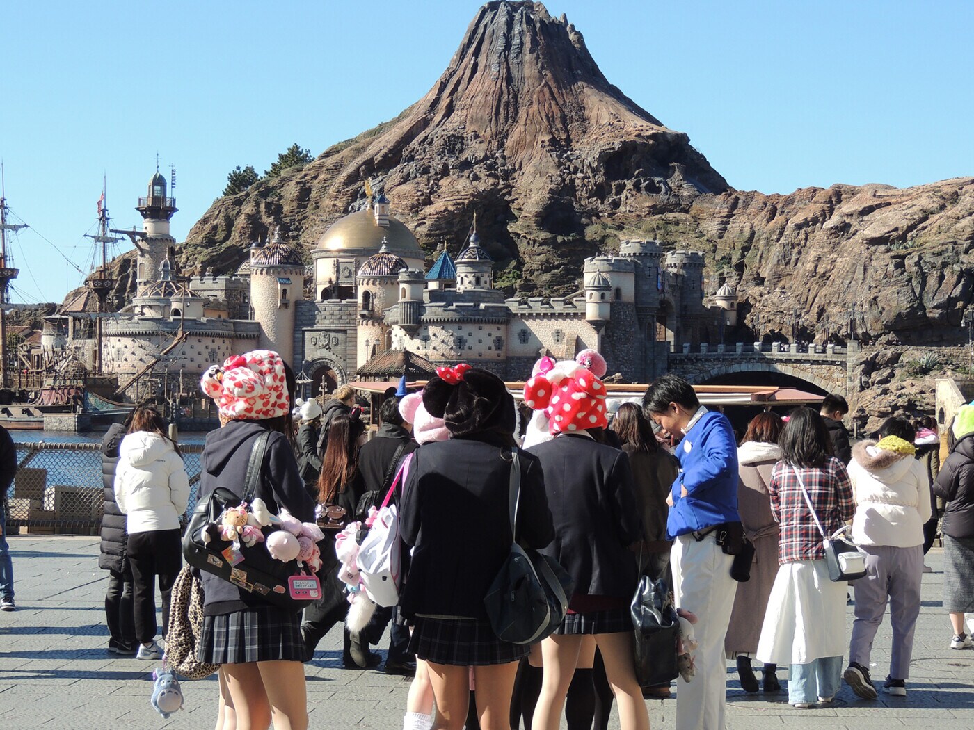 愛知万博ささしまサテライト会場で期間限定開催中 万博を凌ぐ人