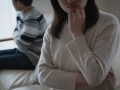 「そこは謝るところだよね？」指摘しても「最後まで謝らない夫」への対処法と子どもへの影響
