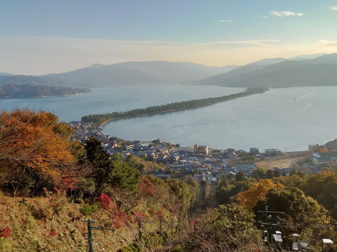 神様が架けた橋」と称される絶景！ 日本三景「天橋立」の神秘と