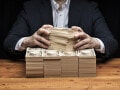 資産1億円を目指すにはどのような運用ポートフォリオが考えられる？