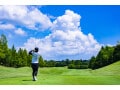 年収200万円・48歳女性「ゴルフ場の平日1R無料招待券がもらえる」買ってよかった株主優待